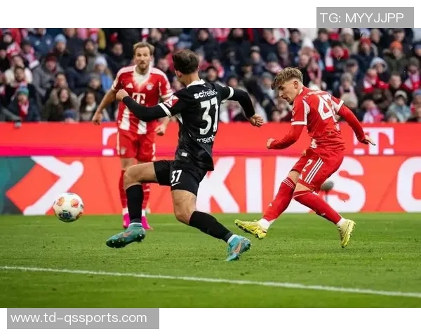 弗赖堡主帅爆料：前20分钟完美防守遭遇拜仁疯狂进攻，六球失利令人震惊