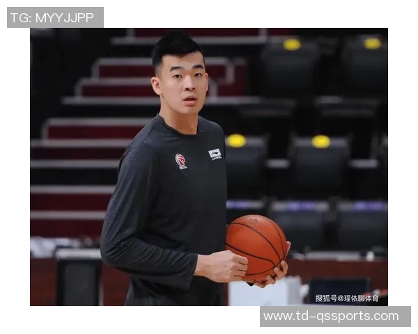 李慕豪:深圳队本可以打得更好向阿联布泽尔学习 李慕豪:深圳队本可以打得更好向阿联布泽尔学习