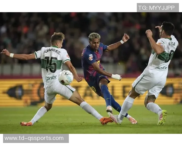 半场战报:埃尔切1-0赫罗纳,巴莱拉建功 半场战报:埃尔切1-0赫罗纳,巴莱拉建功